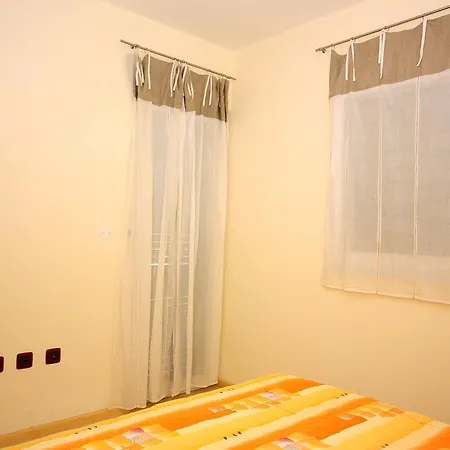3193l * Tučepi