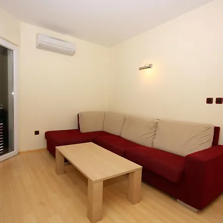 3193l Tučepi